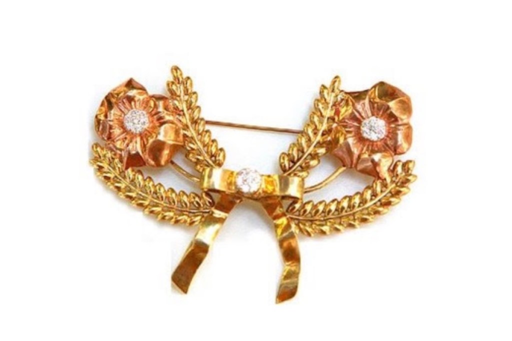 Grey Gardens Brooch