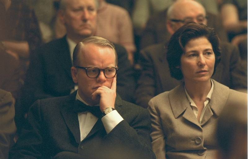 Philip Seymour Hoffman and Catherine Keener in Capote