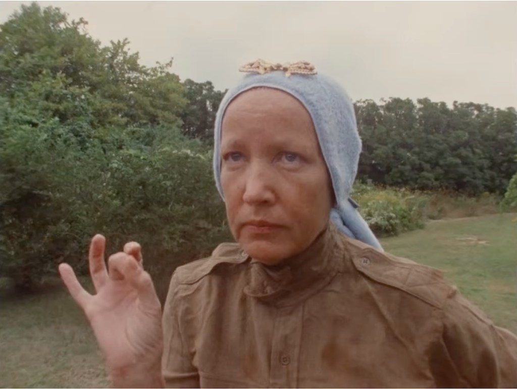 Little Edie in Grey Gardens wearing a Brooch